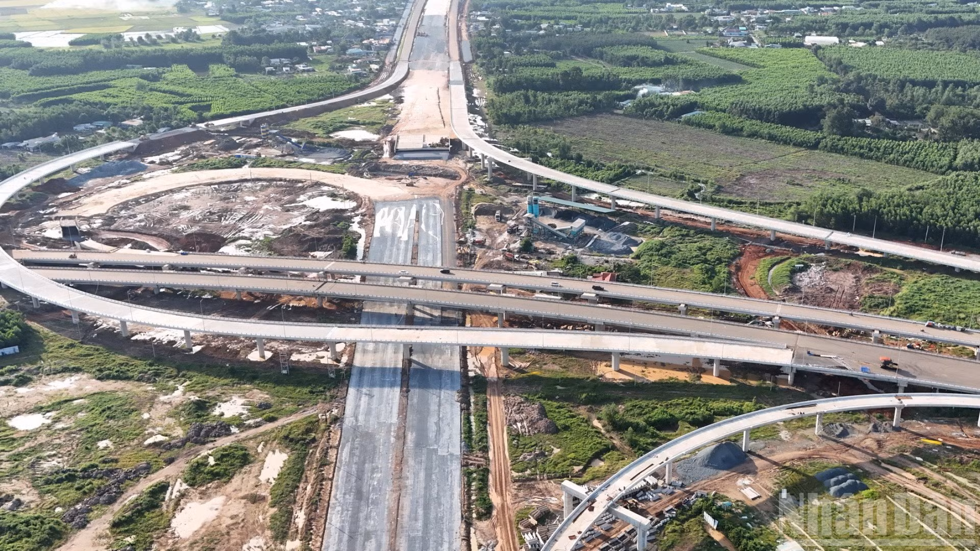 ndo_br_dji-20250818173747-0416-d-resize-3888.jpg