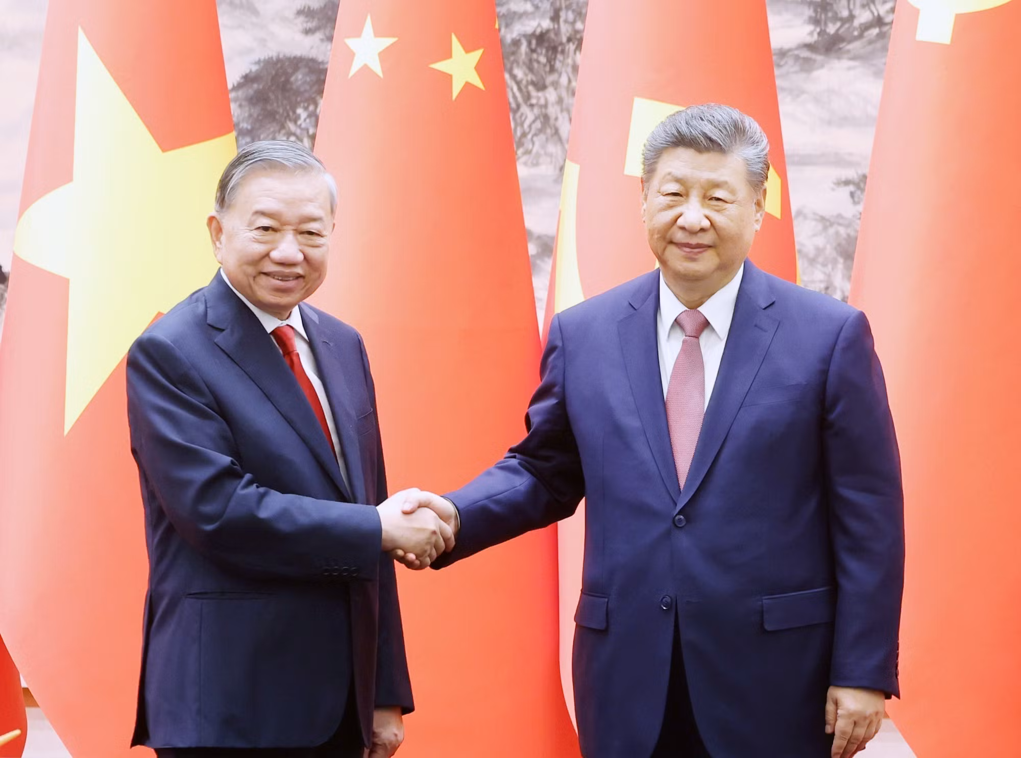 vna-potal-tong-bi-thu-chu-tich-nuoc-to-lam-va-tong-bi-thu-chu-tich-nuoc-tap-can-binh-chung-kien-le-ky-cac-van-kien-hop-tac-giua-hai-nuoc-8702456.jpg