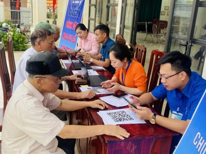 Điểm bình dân học vụ số lưu động của xã Thường Tín (Ảnh: TẠ THÙY) thuong-tin.jpg