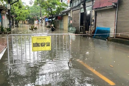Trên địa bàn thành phố Hà Nội vẫn còn 22 điểm ngập nước.