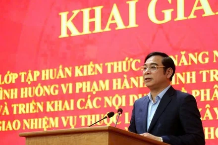 Ông Đào Duy Phong, Phó Giám đốc Sở Xây dựng Hà Nội phát biểu khai mạc chương trình tập huấn.