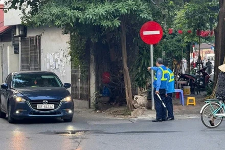 Thí điểm điều chỉnh tổ chức giao thông một chiều trên tuyến đường Nguyễn Khang nhỏ.