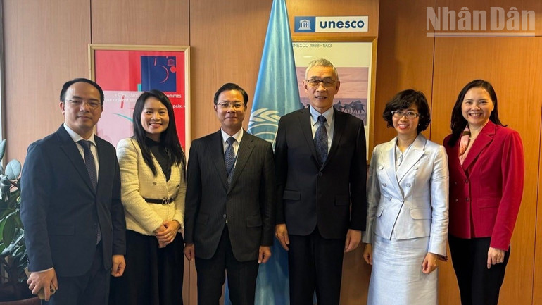 Thứ trưởng Ngô Lê Văn gặp Phó Tổng Giám đốc UNESCO Xing Qu. ndo_tr_img-3586-6227.jpg