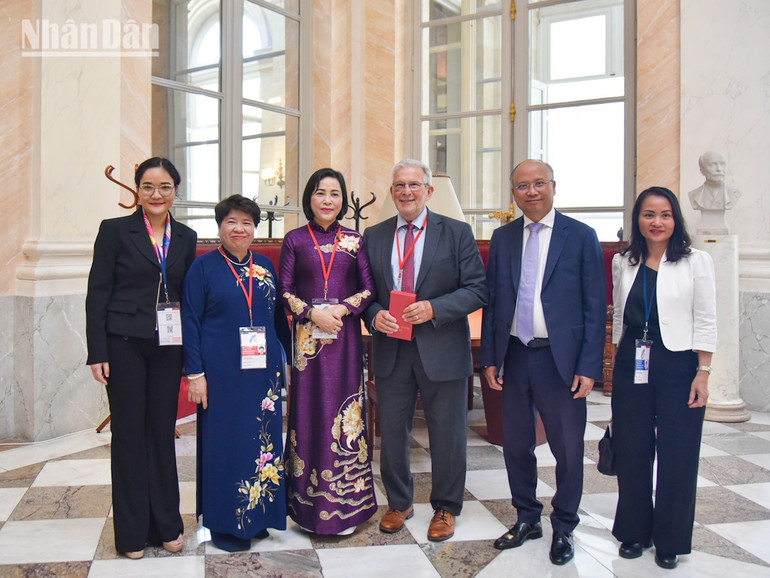 Phó Chủ tịch Quốc hội Nguyễn Thị Thanh gặp Phó Chủ tịch Quốc hội Luxembourg ars Di Bartolomeo. duy-0621-1-1.jpg
