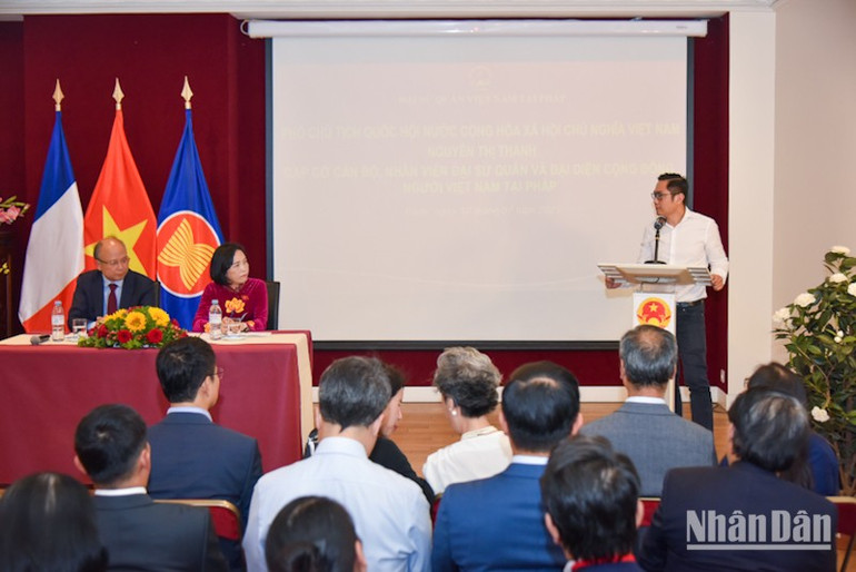Anh Trần Duy Châu nhấn mạnh mong muốn của các trí thức trẻ tại Pháp đóng góp thật nhiều vào kỷ nguyên đột phá phát triển khoa học, công nghệ, đổi mới sáng tạo và chuyển đổi số quốc gia. duy-0212-1.jpg