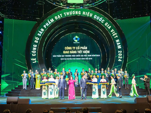 Giao hàng tiết kiệm được vinh danh Thương hiệu Quốc gia Việt Nam năm 2024. 2d7f97ff-a2fa-4a3a-bfcd-186630ff884d.jpg
