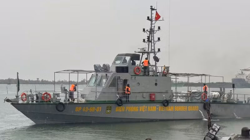 Bộ Chỉ huy Bộ đội Biên phòng tỉnh Quảng Nam đã điều tàu BP-43.9801 xuất phát từ cảng Tam Hiệp đi cứu hộ tàu cá ngư dân bị nạn.