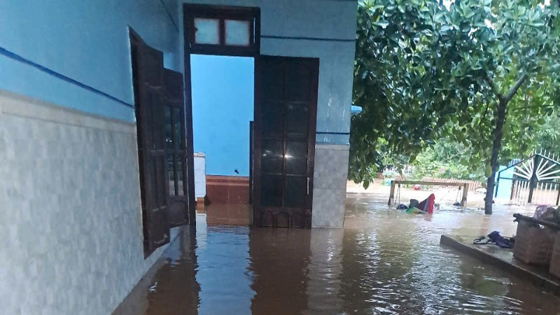 Hơn 300 ngôi nhà của xã Đại Hưng, huyện Đại Lộc bị ngập dưới 1m. 4.jpg