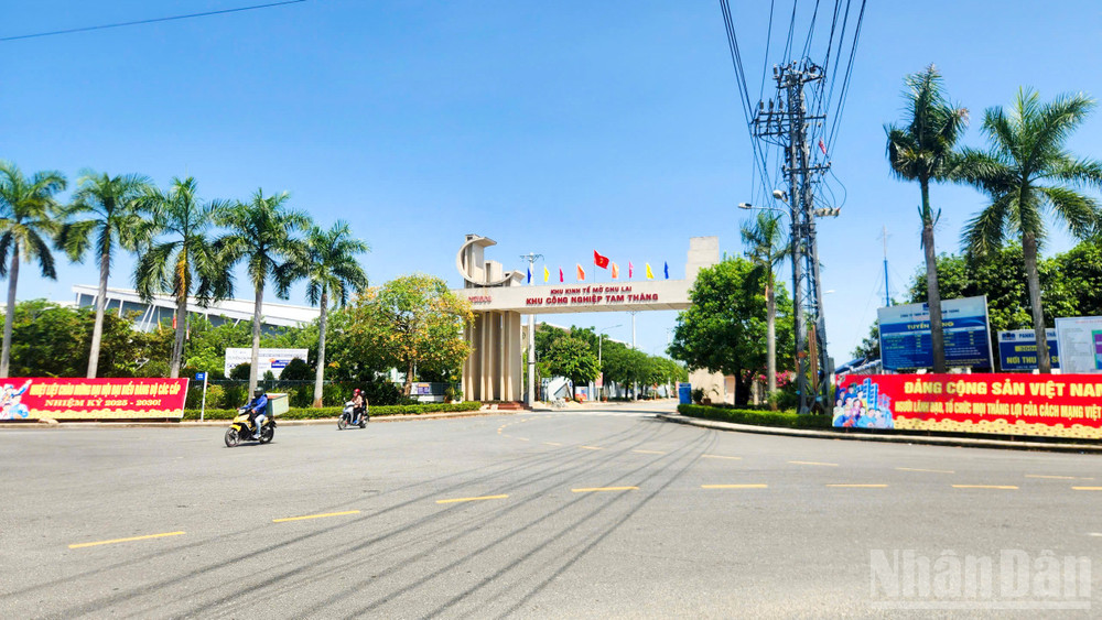 Một góc Khu công nghiệp Tam Thăng. ndo_br_khu-cong-nghiep-tam-thang-4.jpg