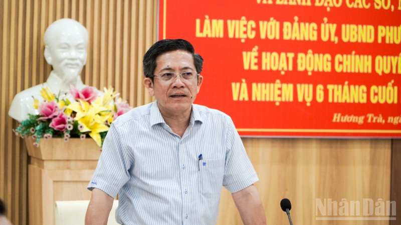 Phó Chủ tịch Ủy ban nhân dân thành phố Đà Nẵng Trần Nam Hưng phát biểu tại buổi làm việc với Đảng ủy, Ủy ban nhân dân phường Hương Trà. ndo_br_dsc00342.jpg