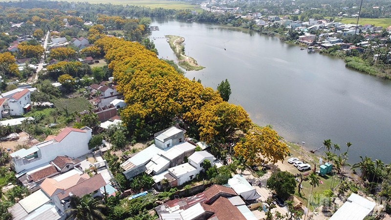Một góc sông Tam Kỳ nhìn từ trên cao bên địa phận của phường Hương Trà. ndo_br_1.jpg