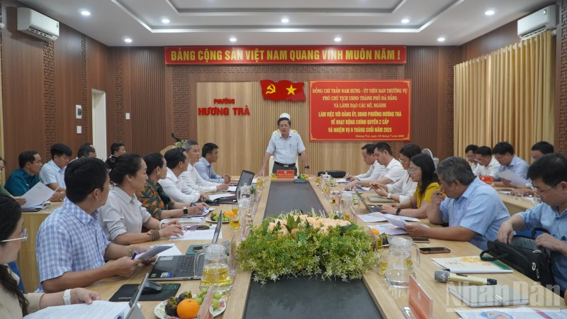 Quang cảnh buổi làm việc. ndo_br_dsc00333.jpg