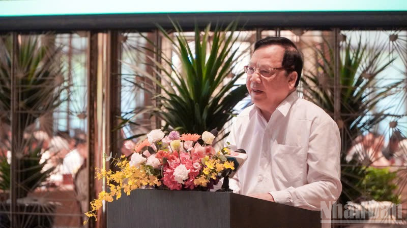 Thượng tướng Huỳnh Ngọc Sơn, nguyên Ủy viên Trung ương Đảng, nguyên Phó Chủ tịch Quốc hội, nguyên Tư lệnh Quân khu 5 phát biểu góp ý tại Hội nghị. ndo_br_z6750073476313-7f4460afcf039c82960acd0fedbb1651.jpg
