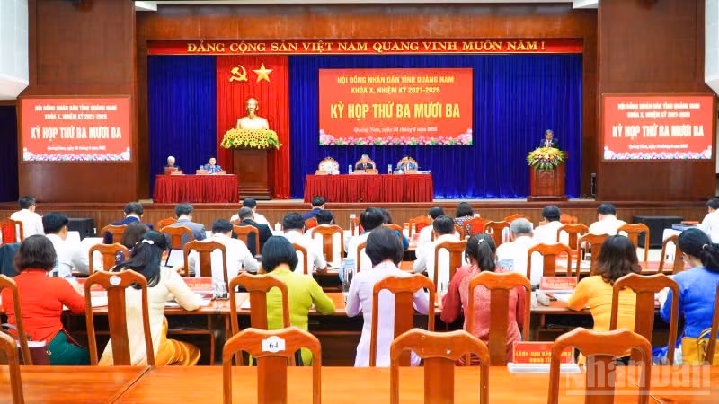 Quang cảnh Kỳ họp thứ 33, Hội đồng nhân dân tỉnh Quảng Nam khóa X, nhiệm kỳ 2021-2026.
