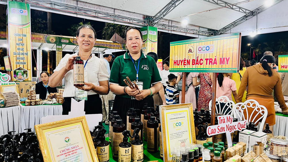 Sản phẩm quế của Hợp tác xã Quế Trà My Minh Phúc được bày bán tại nhiều thị trường trong nước. ndo_br_img-5493.jpg