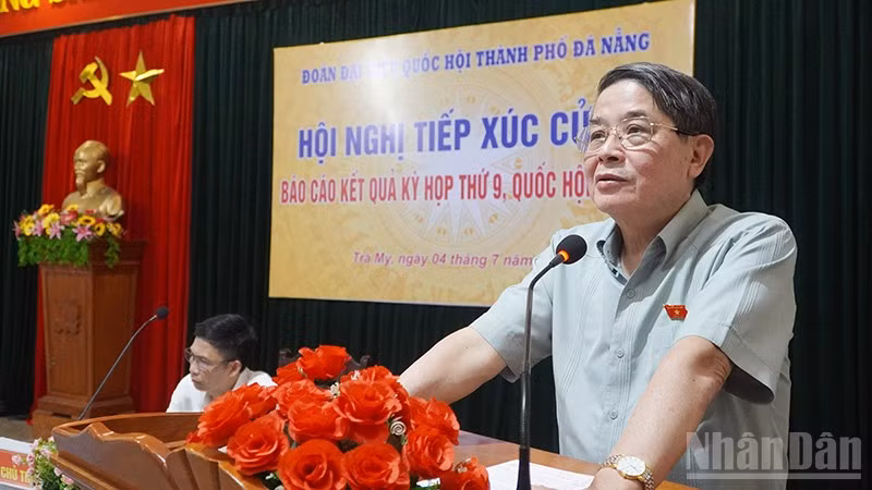 Phó Chủ tịch Quốc hội Nguyễn Đức Hải phát biểu tại Hội nghị tiếp xúc cử tri tại xã Trà My.