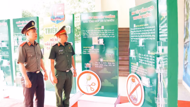 Công an Thành phố Hồ Chí Minh tuyên truyền về tác hại của ma túy.