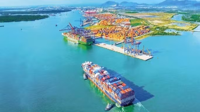 Cảng quốc tế Cái Mép-Thị Vải, cửa ngõ kết nối giao thương hàng hóa đường thủy giữa các tỉnh nam bộ và trung chuyển quốc tế. (Ảnh: NGUYỄN VĂN KHỞI)