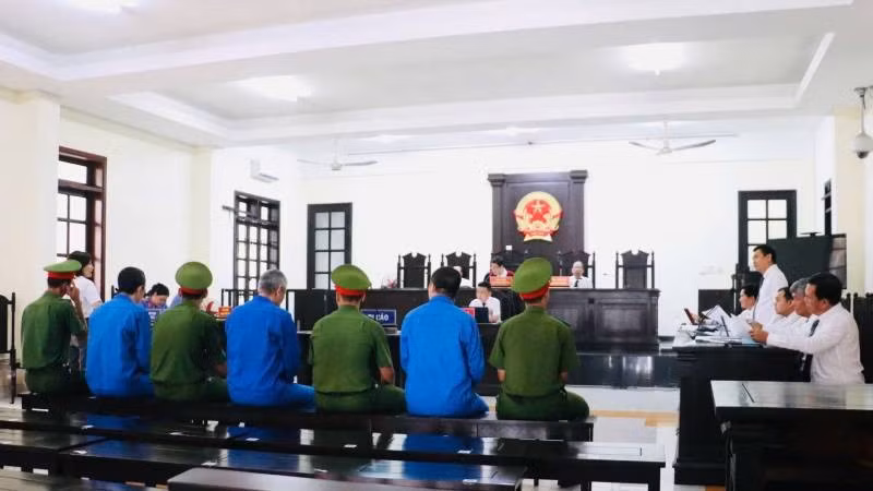 Tòa án nhân dân Khu vực 5, tỉnh Vĩnh Long mở phiên tòa xét xử vụ án sai phạm xảy ra tại Sở Văn hóa, Thể thao và Du lịch tỉnh Bến Tre (cũ).