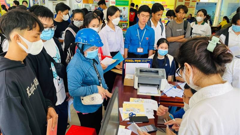 Tân sinh viên Trường đại học Trà Vinh sẽ được hỗ trợ nhiều chính sách để giảm gánh nặng tài chính. (Ảnh: HOÀNG TRUNG)