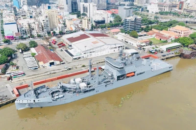 Tàu Hải quân New Zealand thăm Thành phố Hồ Chí Minh.