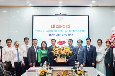 Bệnh viện Chợ Rẫy công bố triển khai bệnh án điện tử. 