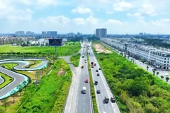 Đầu tư hạ tầng giao thông để góp phần phát triển kinh tế-xã hội trên địa bàn phường Bình Trưng. (Ảnh: HƯƠNG MỸ)