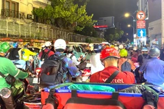 Ùn tắc giao thông vào giờ tan tầm trên đường Trần Quốc Toản giao với đường Nam Kỳ Khởi Nghĩa. (Ảnh: QUÝ HIỀN)