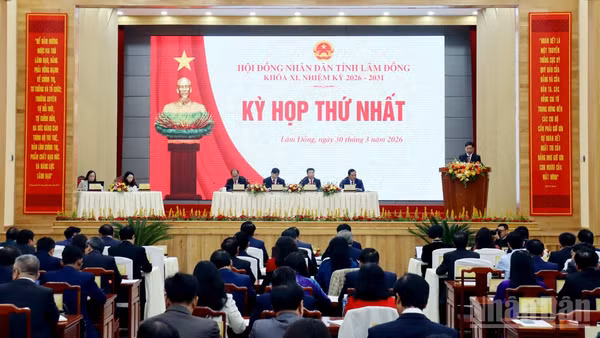 Quang cảnh kỳ họp.