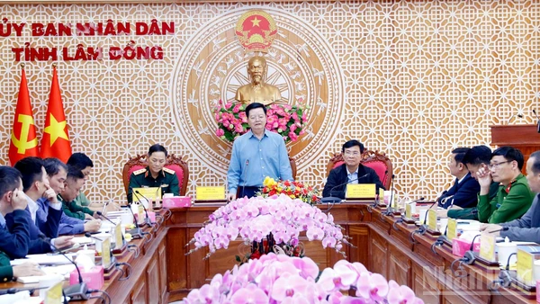 Phó Thủ tướng Mai Văn Chính làm việc với tỉnh Lâm Đồng về công tác khắc phục thiên tai trên địa bàn.