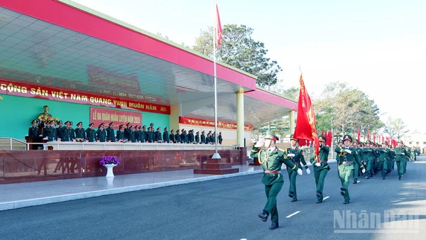 Quang cảnh duyệt đội ngũ tại Lễ ra quân huấn luyện năm 2026 của Học viện Lục quân.