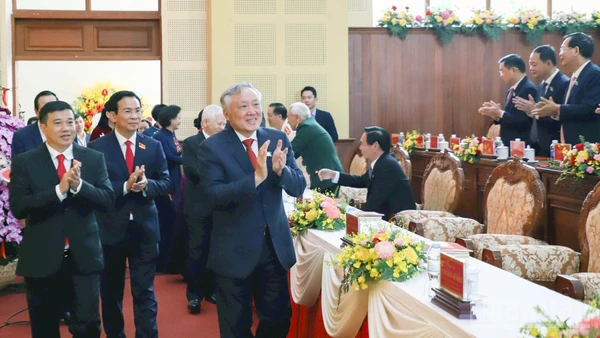 Thanh Hóa Thực Hiện Thắng Lợi Nhiệm Vụ Then Chốt, Trọng Tâm Đồng Chí Nguyễn Hòa Bình, Ủy Viên Bộ Chính Trị, Phó Thủ Tướng Thường Trực Chính Phủ Dự Và Chỉ Đạo Đại Hội Đại Biểu Đảng Bộ Tỉnh Lâm Đồng Lần Thứ I, Nhiệm Kỳ 2025-2030.