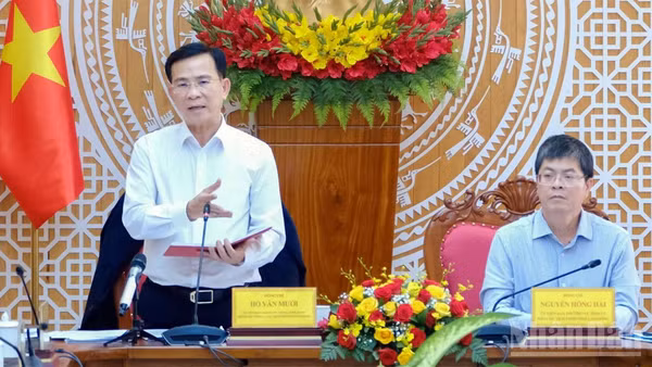Chủ tịch Ủy ban nhân dân tỉnh Hồ Văn Mười phát biểu ý kiến đối với dự án đường bộ cao tốc Bảo Lộc-Liên Khương.