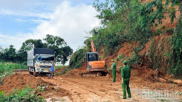 Các điểm sạt lở trên đèo Gia Bắc cơ bản được xử lý, Quốc lộ 28 giao thông trở lại bình thường.