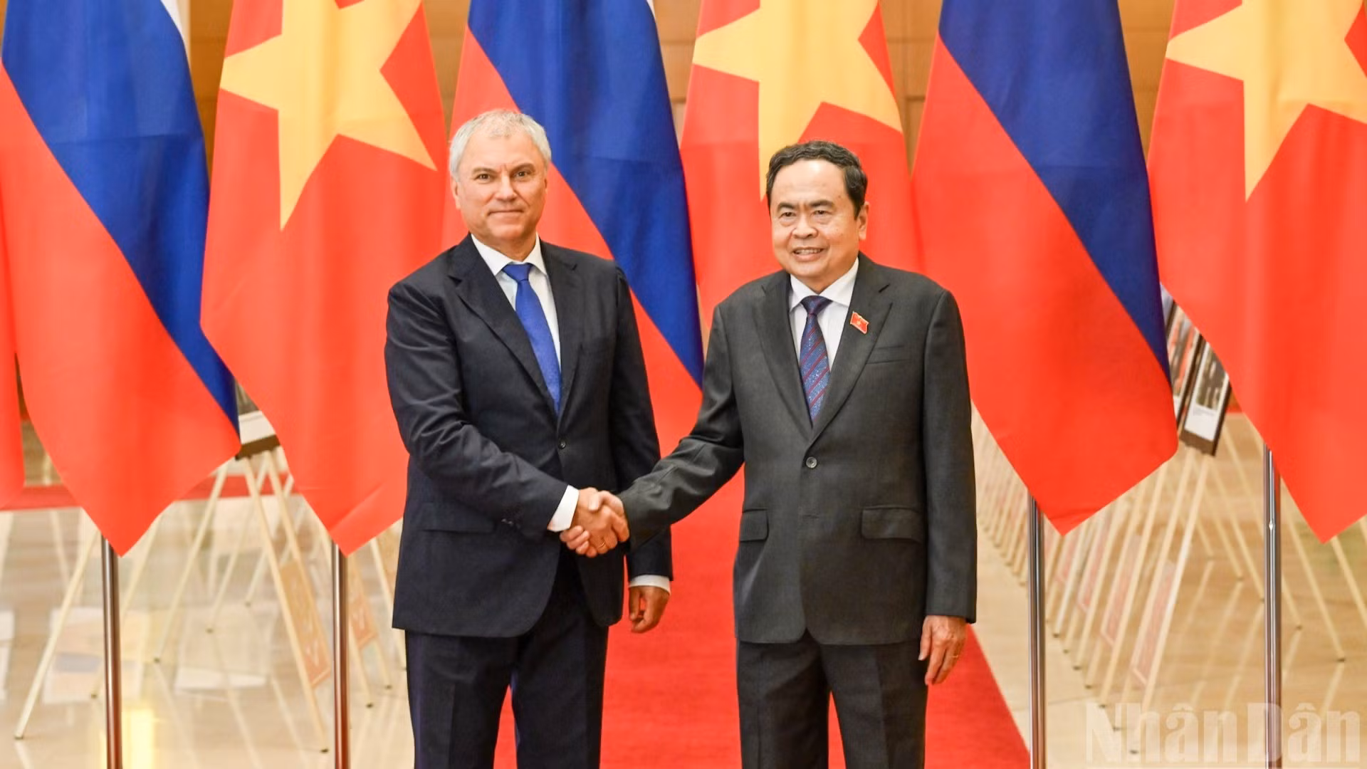Chủ tịch Quốc hội Trần Thanh Mẫn và Chủ tịch Duma Quốc gia Quốc hội Liên bang Nga Vyacheslav Volodin.