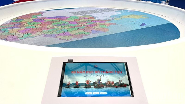 Interactive touch screen system. ndo_br_tempimagexhyl8v.jpg