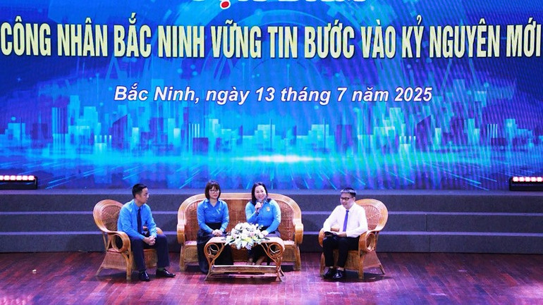 Các cán bộ công đoàn tham gia Tọa đàm. img-2025-07-13-132334.jpg