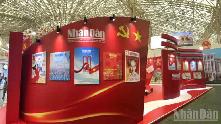 Không gian trưng bày của Báo Nhân Dân. ndo_br_tempimagepwhlkr-5039.jpg