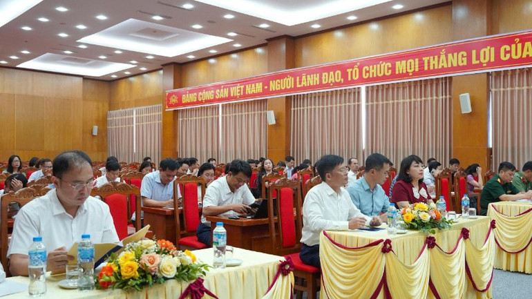 Các đại biểu tham dự họp báo. toan-canh-bn-6615.jpg