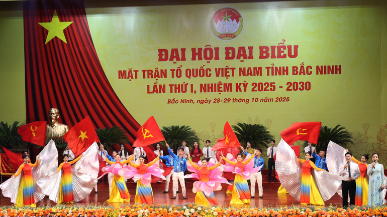 Văn nghệ chào mừng Đại hội. mt5-8877.png