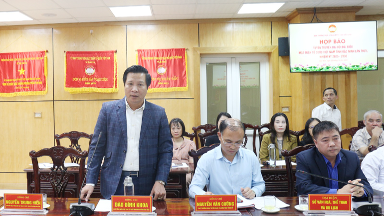 Các đại biểu tham gia ý kiến. mt2-4299.png