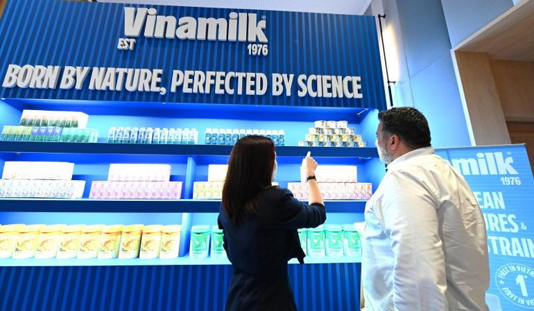 Các sản phẩm Vinamilk đã tạo ấn tượng với khách tham dự Hội nghị sữa toàn cầu về vị ngon, sự đổi mới, sáng tạo và mức độ đầu tư cho R&D của doanh nghiệp. 53.jpg