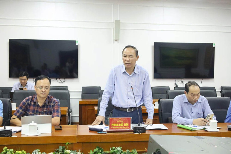 Đồng chí Phùng Đức Tiến phát biểu tại buổi làm việc với lãnh đạo Ủy ban nhân dân tỉnh Phú Thọ về công tác phòng, chống dịch tả lợn châu Phi. 4.jpg