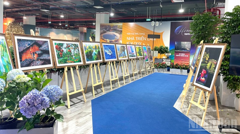 Không gian trưng bày "Happy Vietnam" . ndo_br_tempimagem0xnkd-2512.jpg