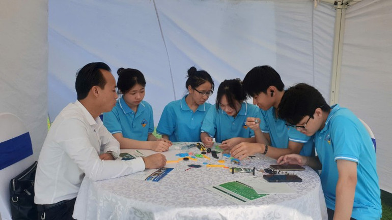 Các đội sôi nổi tham dự hội trại. f373001e-9943-420f-bf7d-e2c610552397-4845.jpg