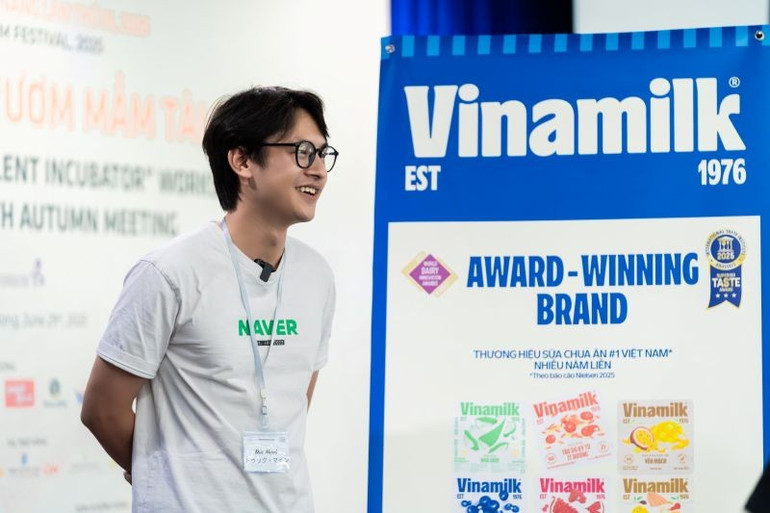 Diễn viên Đức Mạnh tại workshop “Ươm mầm tài năng”. (Ảnh: THÀNH HUY) 4.jpg
