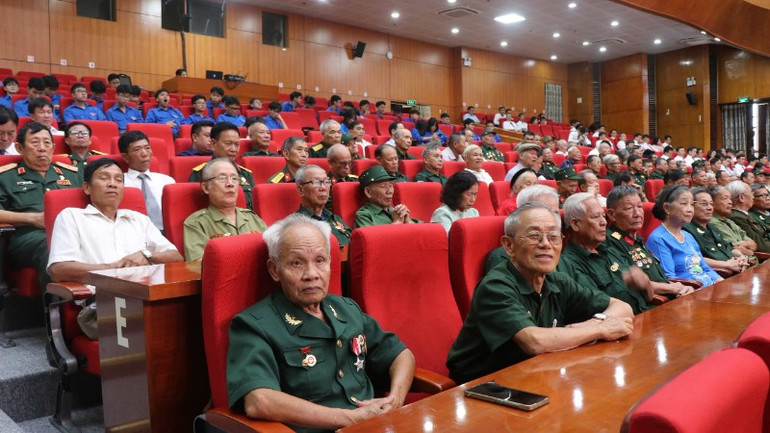 Các đại biểu tham dự lễ kỷ niệm. 990653f3564bde15875a-8824.jpg