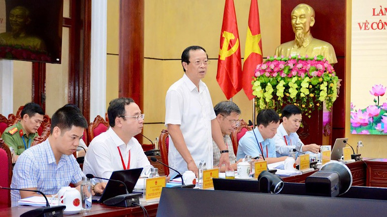 Thứ trưởng Giáo dục và Đào tạo Phạm Ngọc Thưởng phát biểu chỉ đạo. img-2025-06-19-191535.jpg