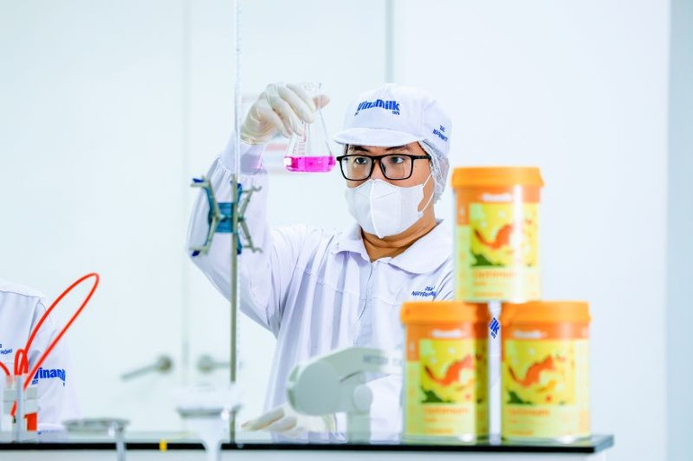 Vinamilk tiên phong đưa đột phá 6 HMO vào giải pháp dinh dưỡng cho trẻ. (Ảnh: NGUYỄN HOÀNG) 21.jpg