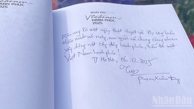 ទំព័រពង្រីកការចែករំលែកនៃទិវារីករាយវៀតណាម។ ndo_br_tempimagewgjpzg-7349.jpg